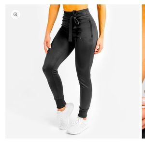 Squatwolf She Wolf Front Tie Joggers size small in black